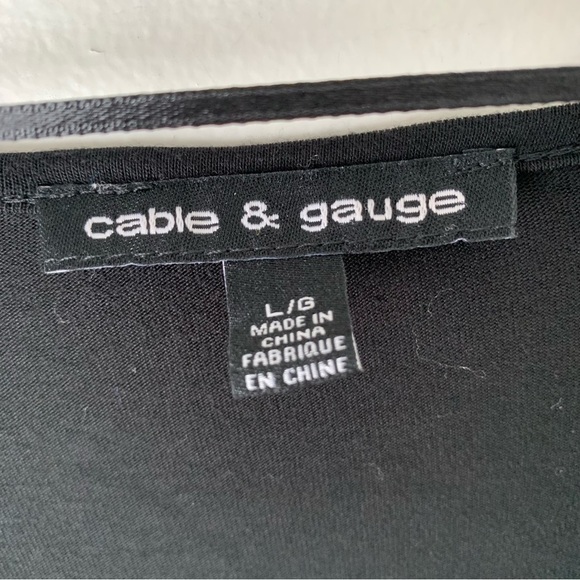 CABLE & Gauge Black Top With Gold Circle Neckline Size Large - Picture 4 of 7